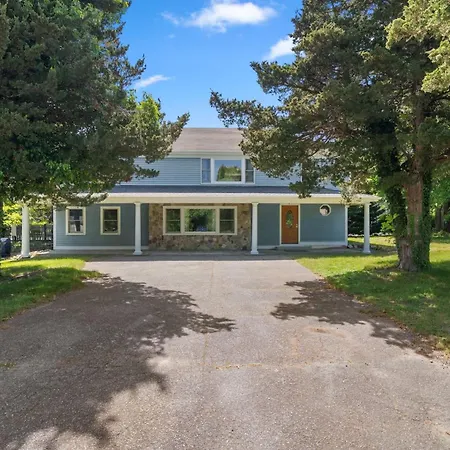 Mins To Nauset Beach & Walkable To Town